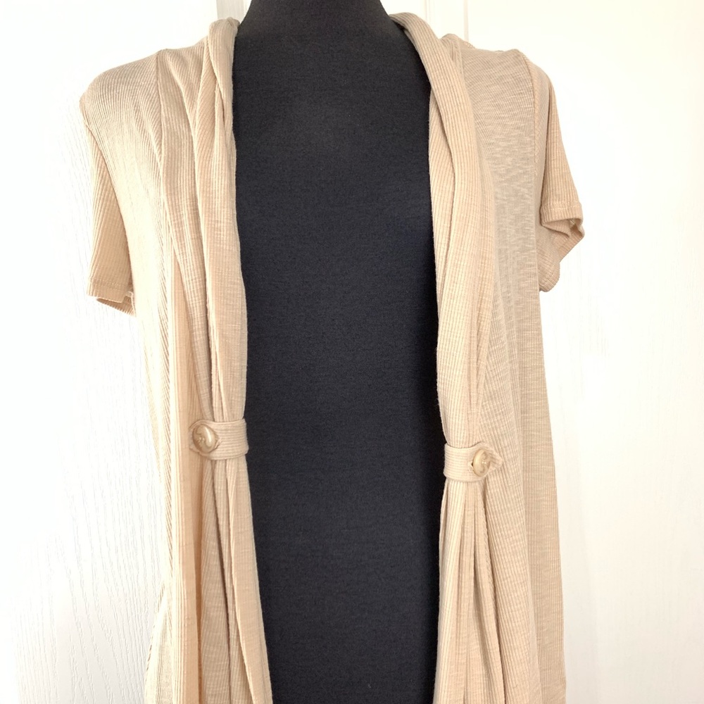 Carolyn Taylor Women’s Tan Short Sleeve Cardigan S